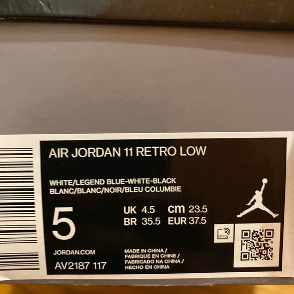 Air Jordan Columbia 11s main image 4